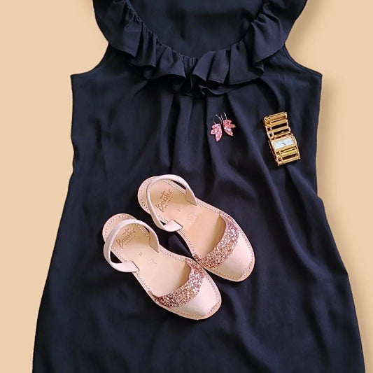 Flatlay-duo-pink-glitter-sandals