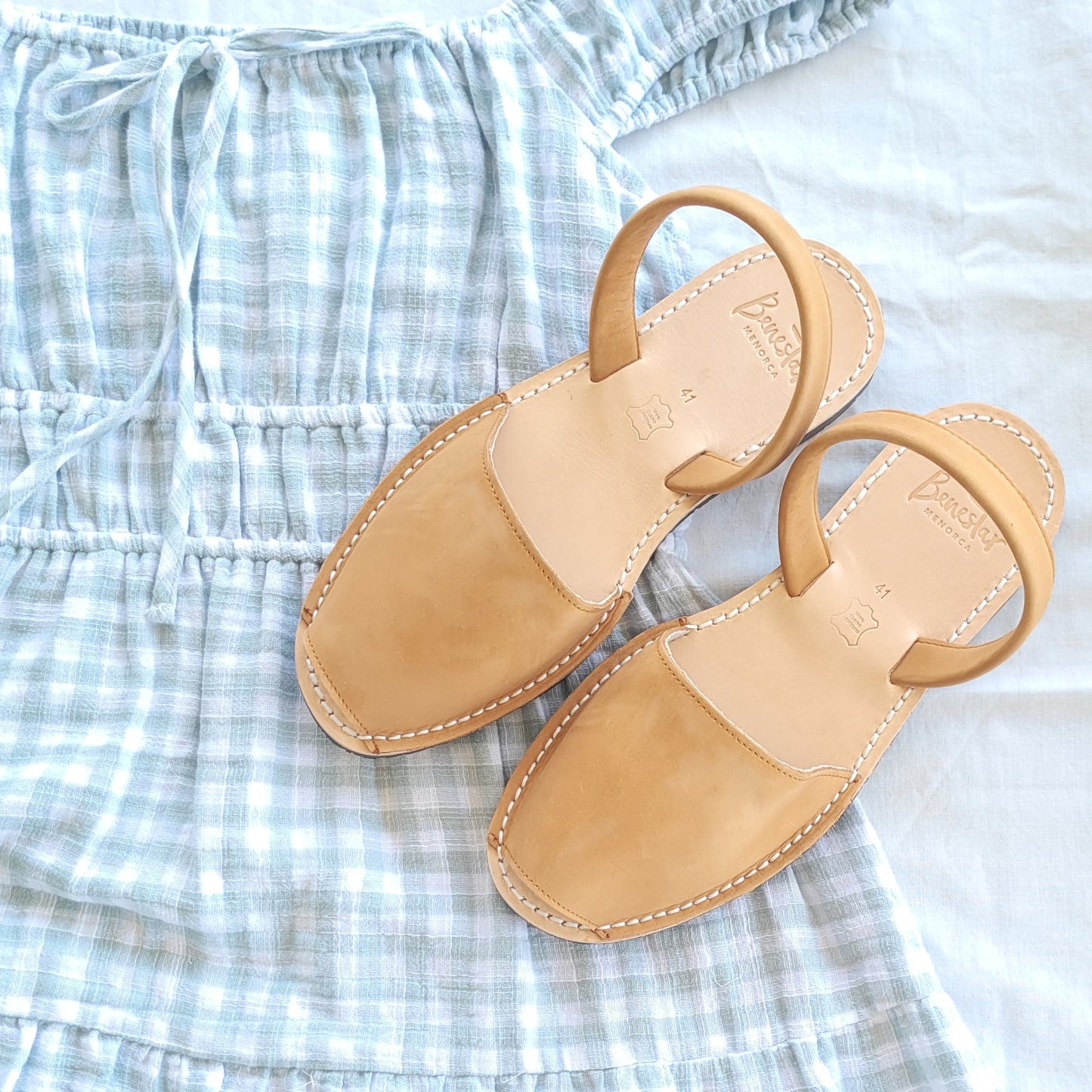 Tan-Nubuck-Avarcas-Flatlay