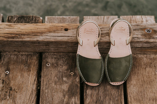 olive-green-avarca-sandals-boardwalk