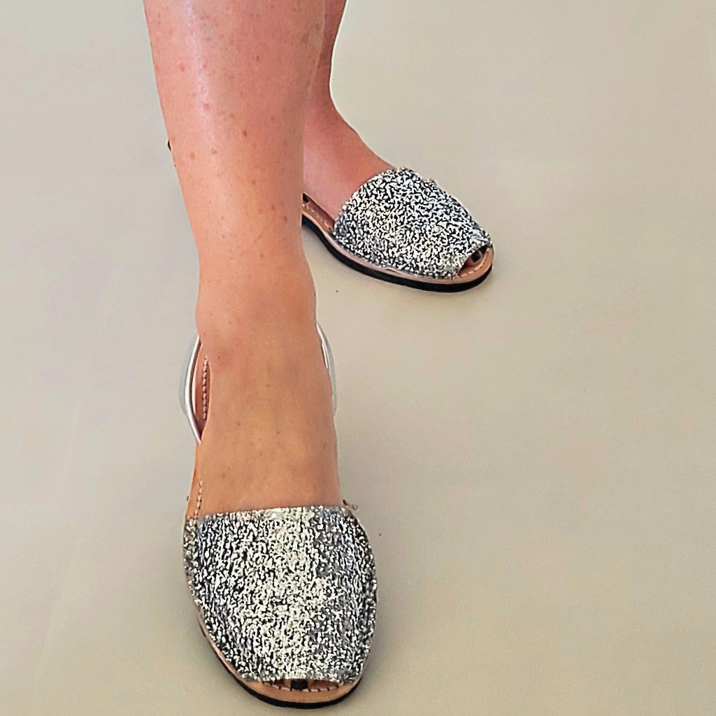Avarca-sandals-silver-glitter-wearing1