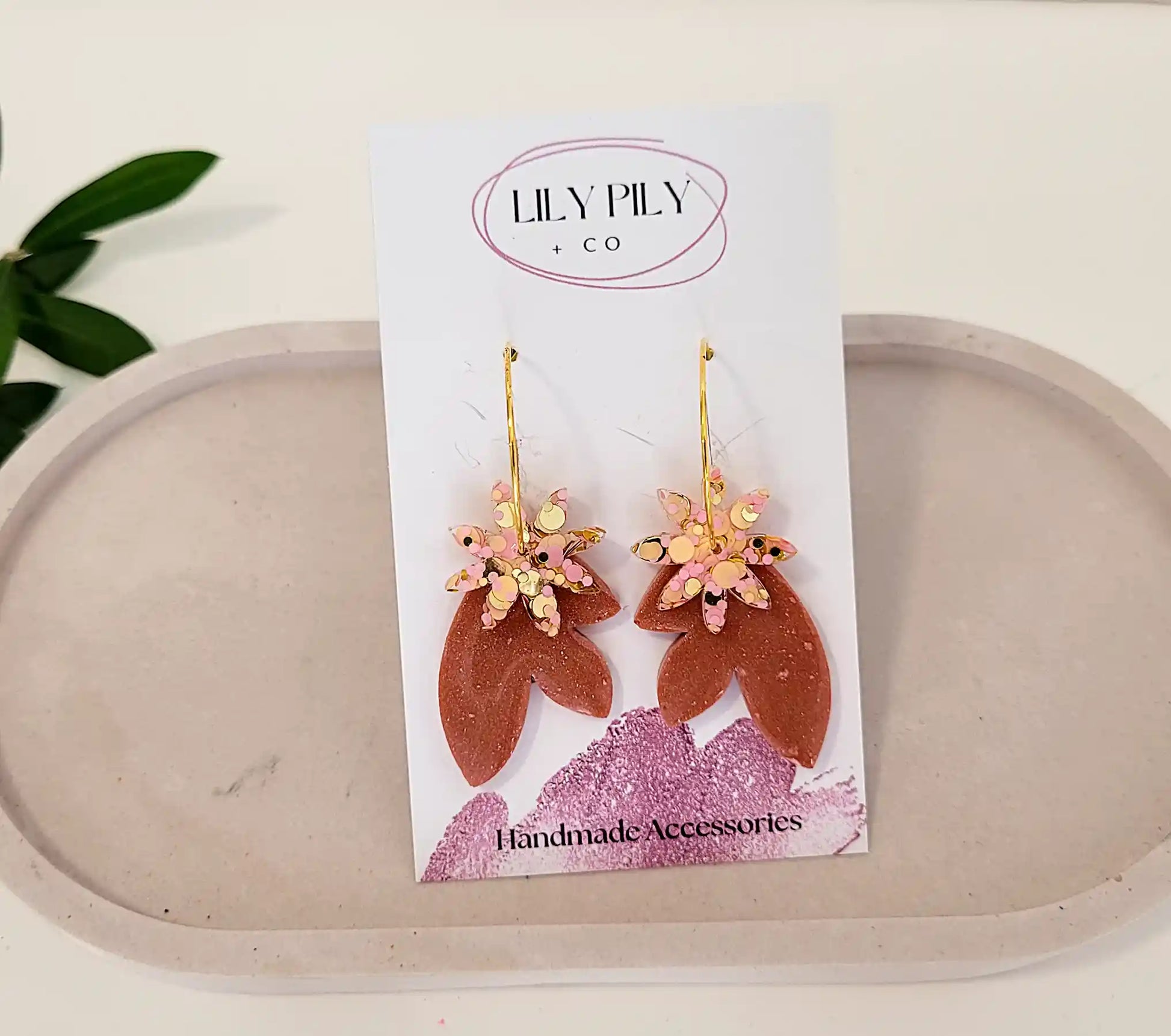 Dangle-Errings-Dusty-Pink-Feathers-Pink-Gold-glitter-stars-hoops