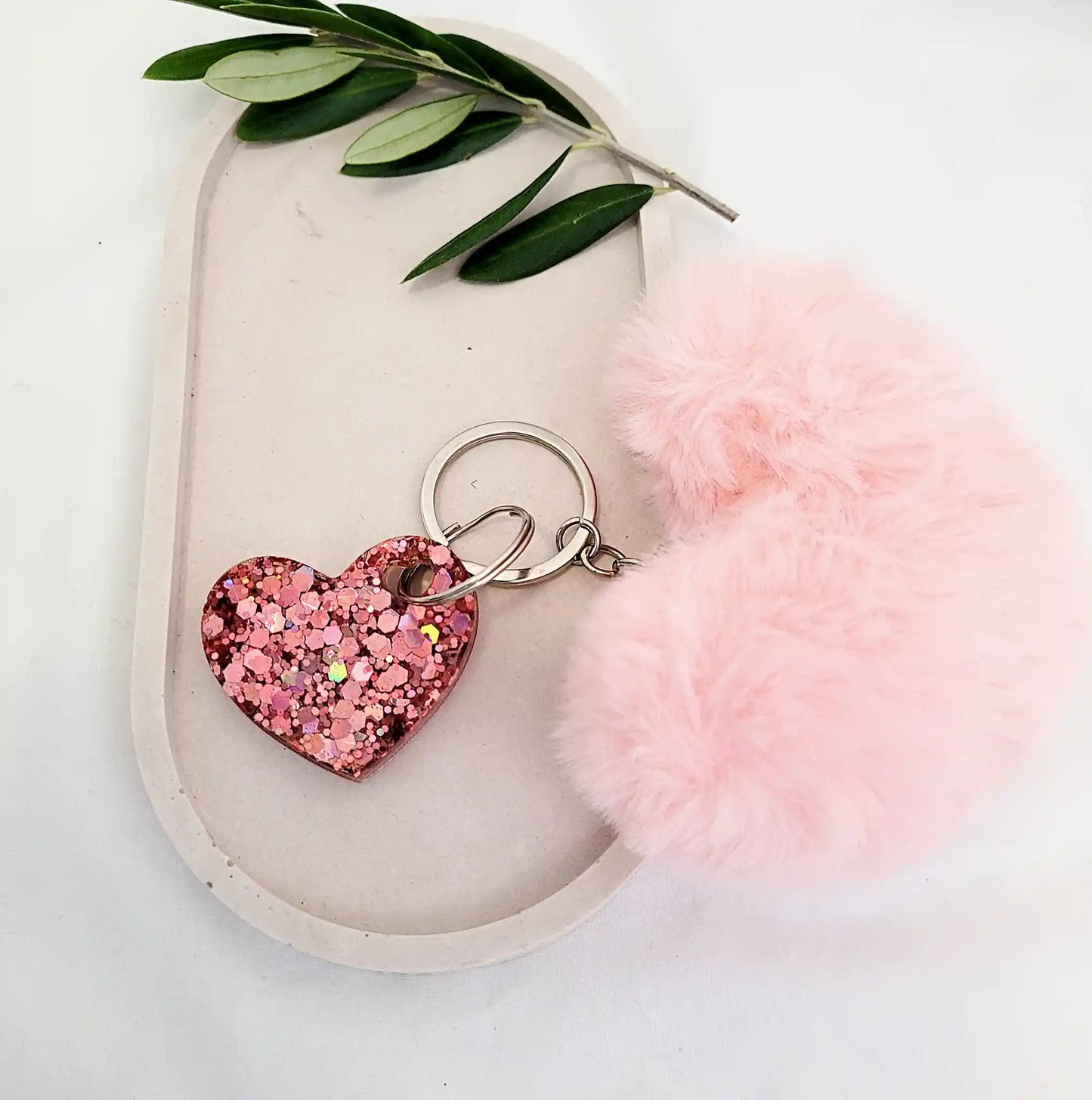 Keychain-Pink-glitter-heart-pink-pompom