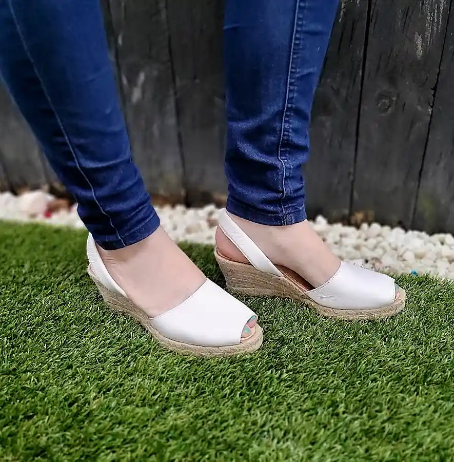 White-wedge-espadrille-avarca-onfoot