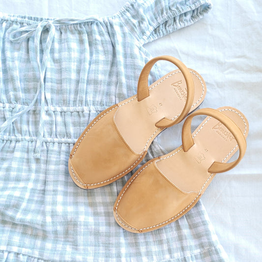 flatlay-tan-nubuck-avarca-sandals