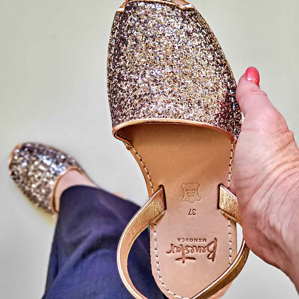 wearing-champagne-glitter-avarcas